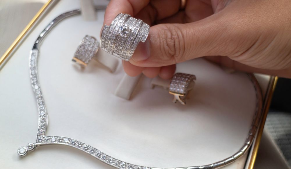 How To Avoid Getting Cheated When Selling Or Pawning Your Diamonds