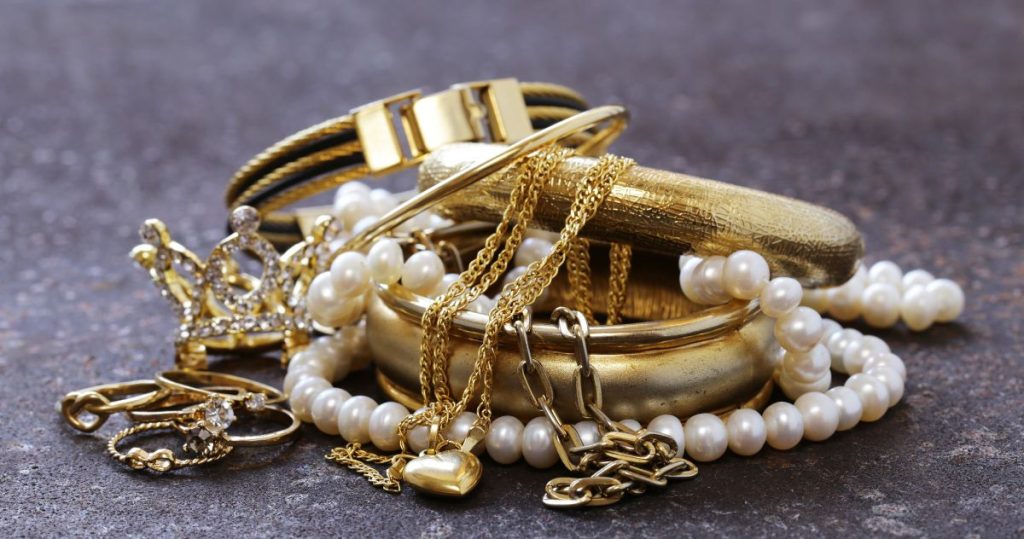 What To Do If You Are Thinking About Selling Your Gold Jewellery