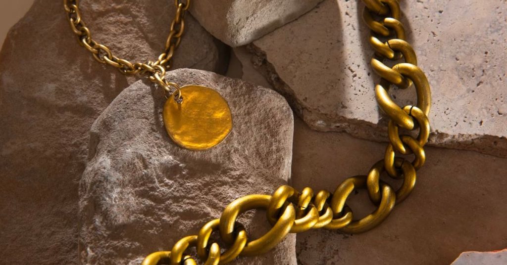 Gold Rush: A Historical Look at South Africa’s Gold Jewellery Trade and Its Modern Implications