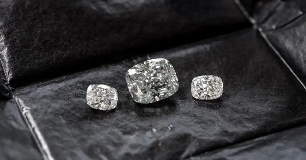 Selling Gold And Diamond Jewellery