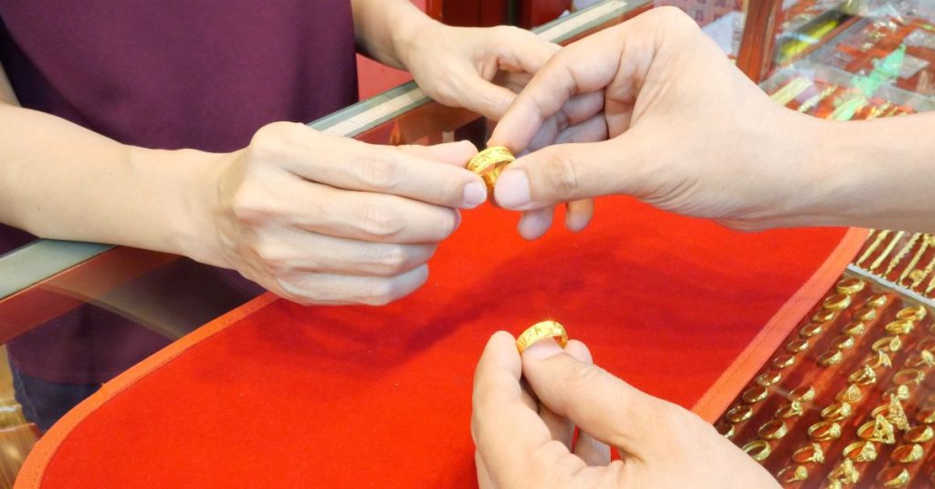 How to Sell Unwanted Gold