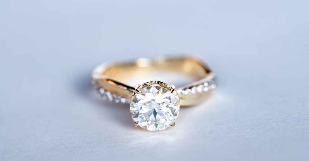 Maximising Returns: A Comprehensive Guide to Selling Gold and Diamonds